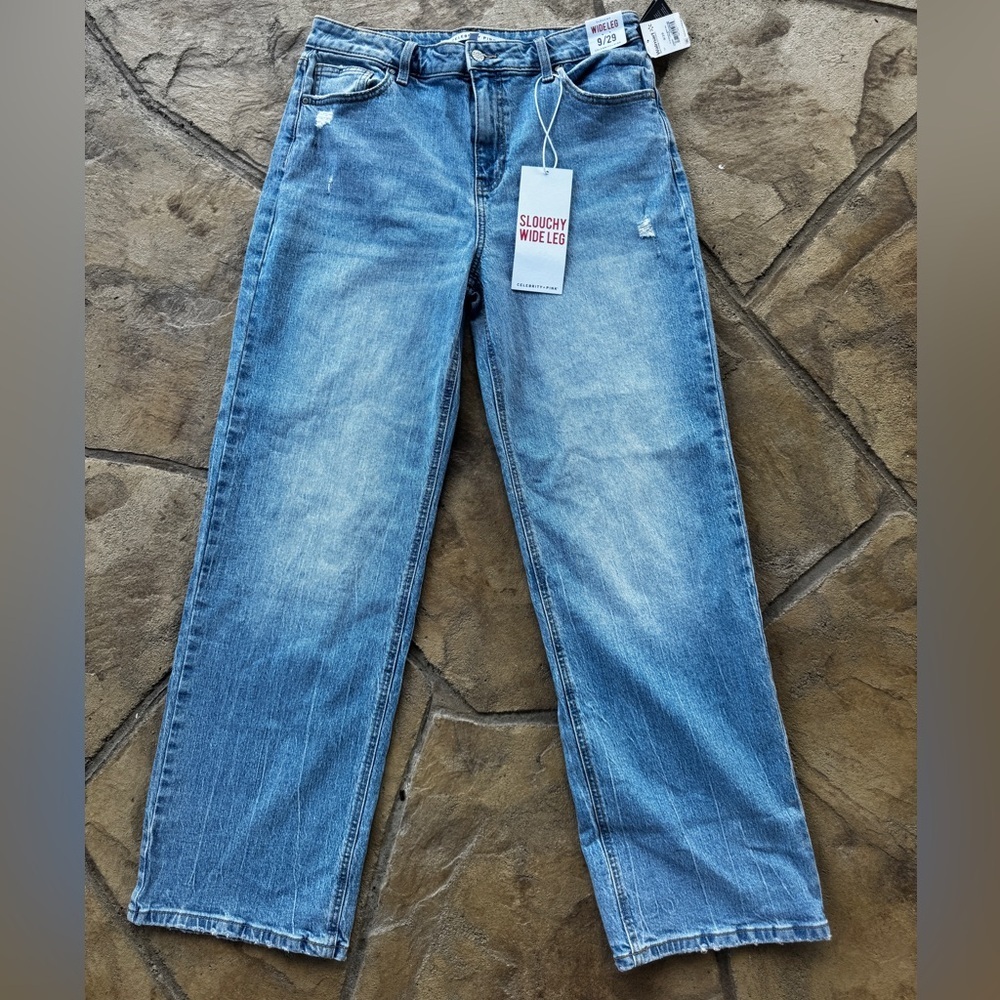 Celebrity Pink Slouchy Wide Leg Jeans Women Size 9/29 Light Wash Distressed NWT